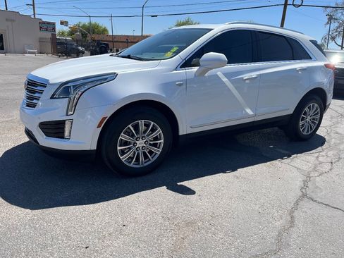Used 2017 Cadillac XT5 Luxury w/ Driver Awareness Package AWD/4WD image 10