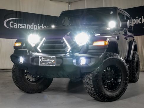 Used 2020 Jeep Wrangler Sport AWD/4WD image 5