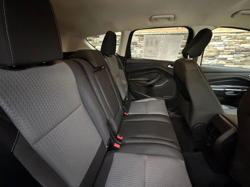 Used 2019 Ford Escape SE image 31
