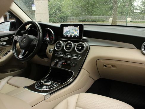 Used 2017 Mercedes-Benz GLC 300 4MATIC w/ Premium 1 Package image 22