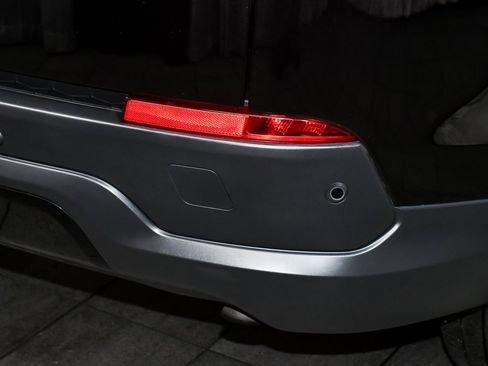 Used 2023 Land Rover Discovery Sport SE image 80