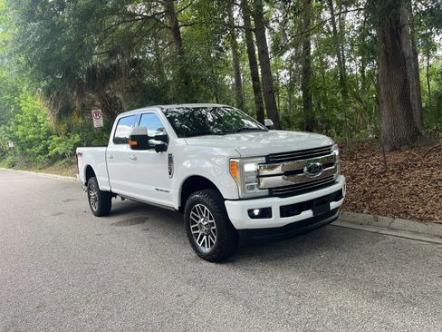 Used 2017 Ford F250 Lariat w/ Lariat Ultimate Package AWD/4WD image 2