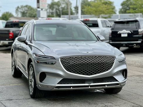 Used 2025 Genesis GV70 2.5T w/ Select Package AWD/4WD image 38