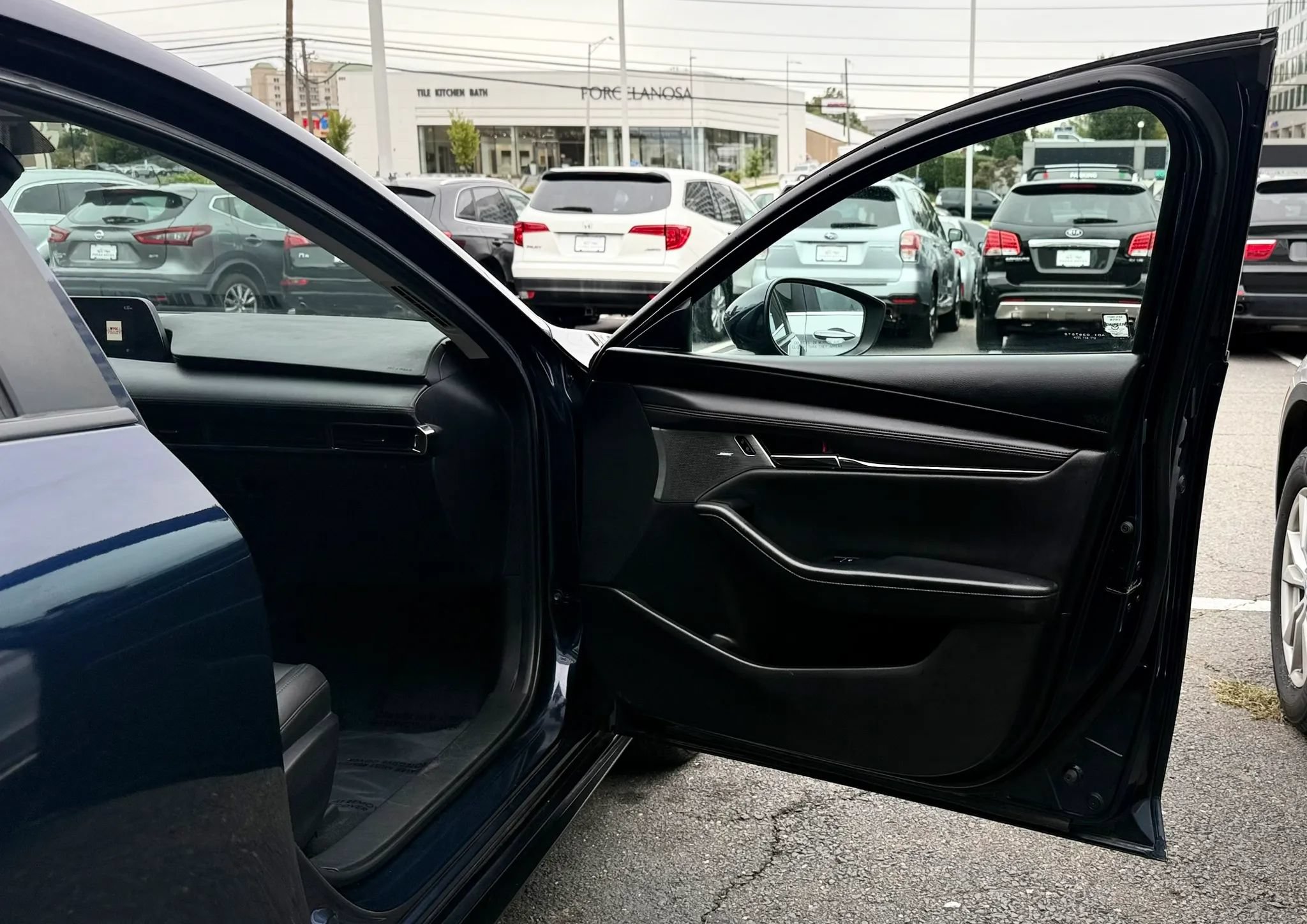 Used 2019 MAZDA MAZDA3 Sedan w/ Preferred Package FWD image 32