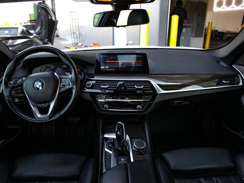 Used 2019 BMW 530e xDrive w/ Convenience Package AWD/4WD image 29