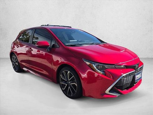 Used 2022 Toyota Corolla XSE FWD image 2