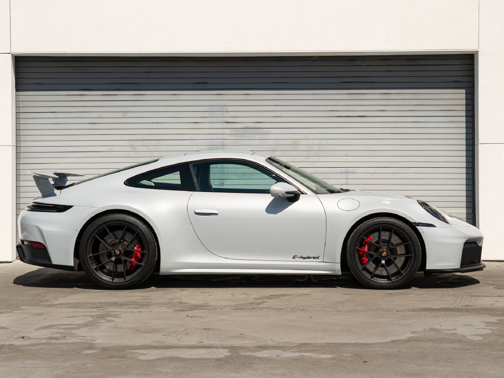 Certified 2025 Porsche 911 Carrera 4 GTS AWD/4WD image 27