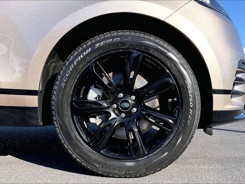 Used 2022 Land Rover Range Rover Velar R-Dynamic HSE image 12