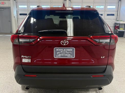 Used 2020 Toyota RAV4 LE image 3