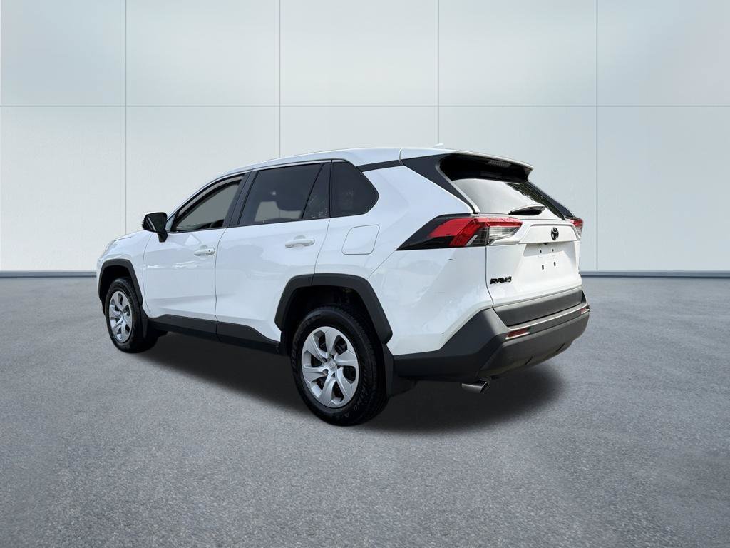 Used 2024 Toyota RAV4 LE AWD/4WD image 7