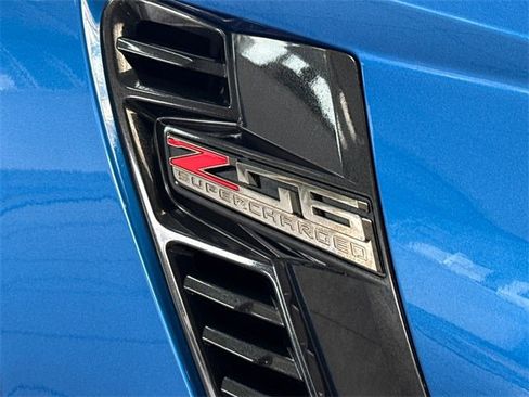 Used 2015 Chevrolet Corvette Z06 w/ 3LZ Preferred Equipment Group image 16