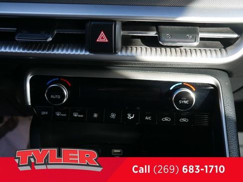 Used 2023 Kia K5 GT-Line image 31