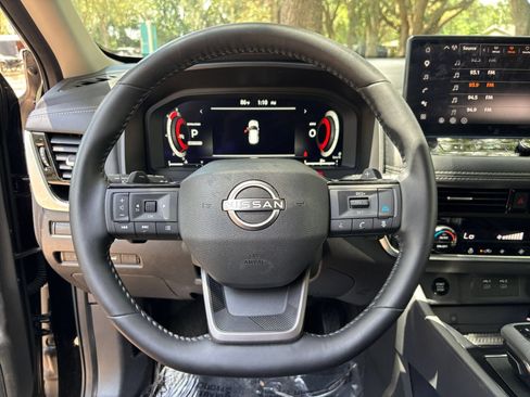 Used 2026 Nissan Rogue SL FWD image 30