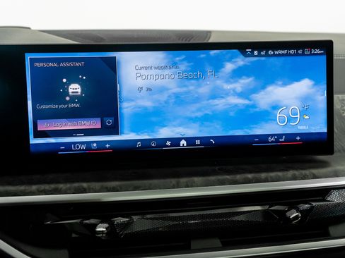 Used 2025 BMW X7 xDrive40i w/ M Sport Package image 36