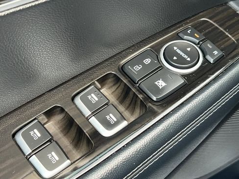 Used 2019 Kia Sorento LX image 14