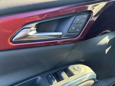 Certified 2025 Chevrolet Traverse RS image 24