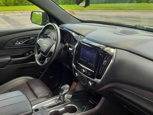 Used 2023 Chevrolet Traverse High Country w/ LPO, Floor Liner Package AWD/4WD image 29