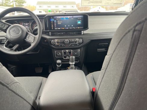 New 2026 Jeep Gladiator Sport image 17