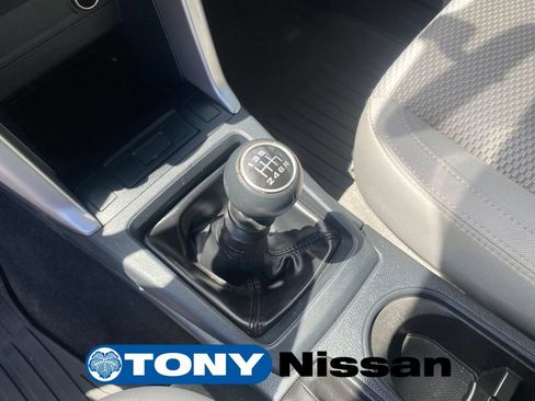 Used 2017 Subaru Forester 2.5i AWD/4WD image 17