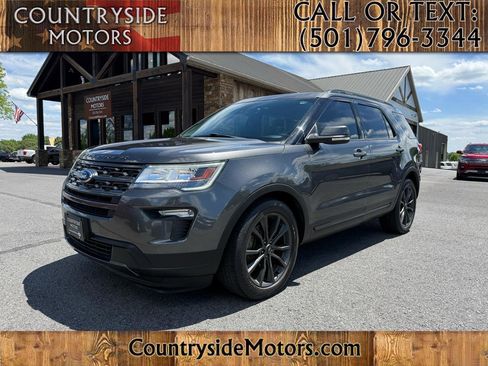 Used 2018 Ford Explorer XLT w/ Equipment Group 202A FWD image 1
