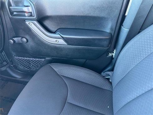 Used 2018 Jeep Wrangler Sport S image 23