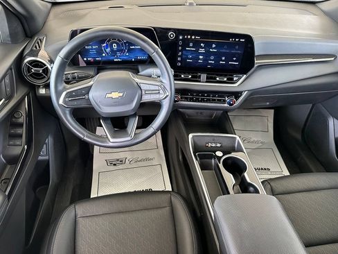 Used 2025 Chevrolet Equinox LT w/ Convenience Package II AWD/4WD image 15