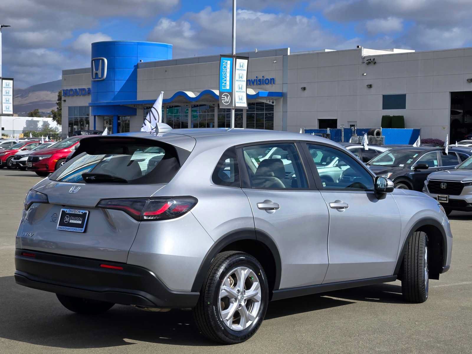 Used 2023 Honda HR-V LX image 4
