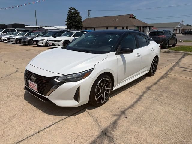 Used 2024 Nissan Sentra SR FWD image 2