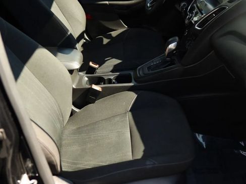 Used 2017 Ford Focus SEL w/ Cold Weather Package FWD image 43