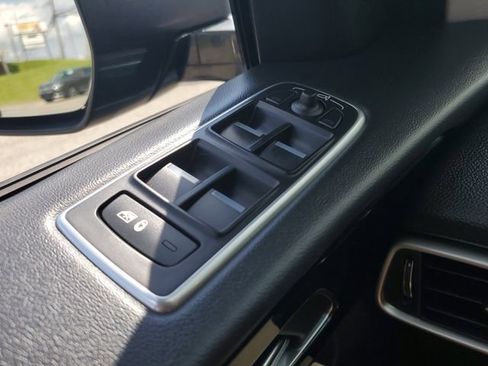 Used 2018 Jaguar F-PACE Premium AWD/4WD image 21