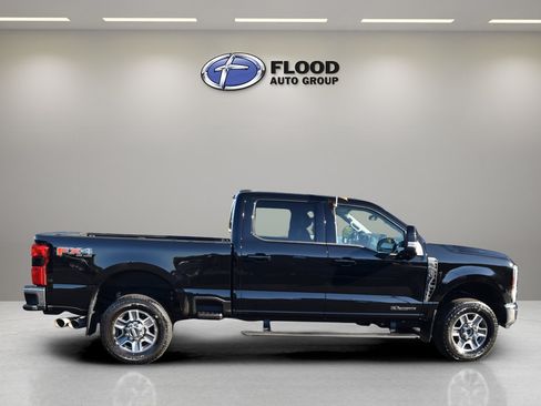 Used 2024 Ford F350 Lariat w/ Lariat Ultimate Package AWD/4WD image 3