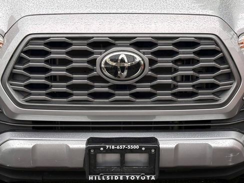 Used 2021 Toyota Tacoma TRD Sport w/ TRD Premium Sport Package AWD/4WD image 7