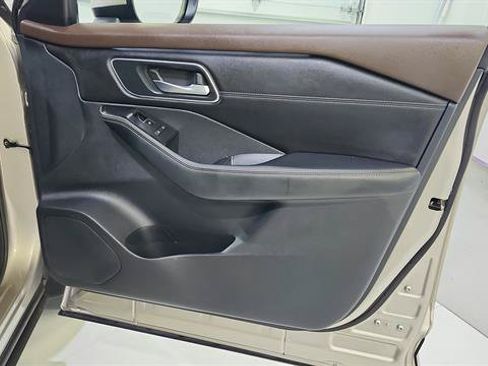 Certified 2023 Nissan Rogue Platinum FWD image 27