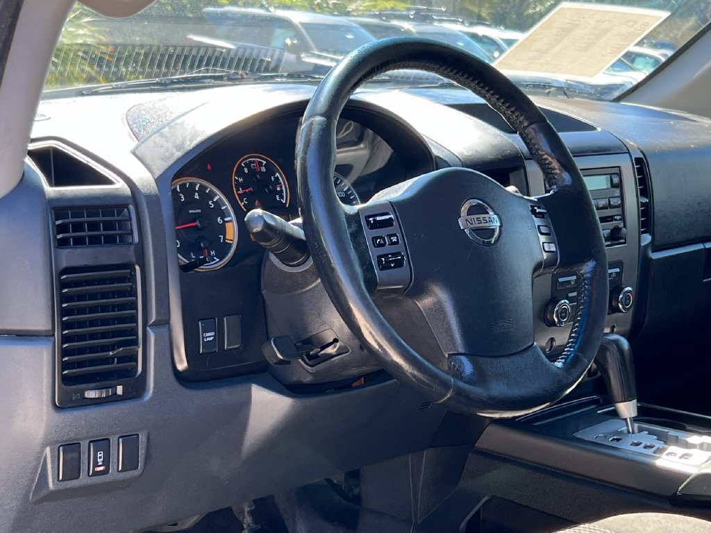 Used 2012 Nissan Titan SV w/ SV Value Truck Pkg AWD/4WD image 5