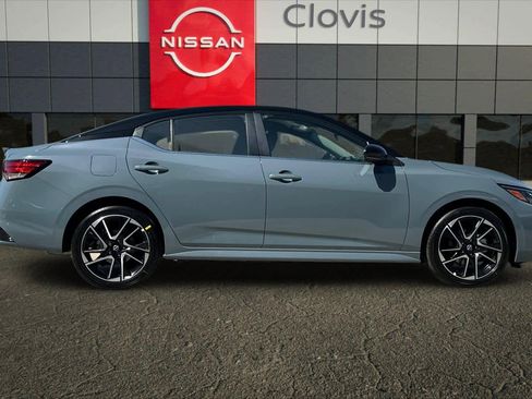 New 2025 Nissan Sentra SR image 9