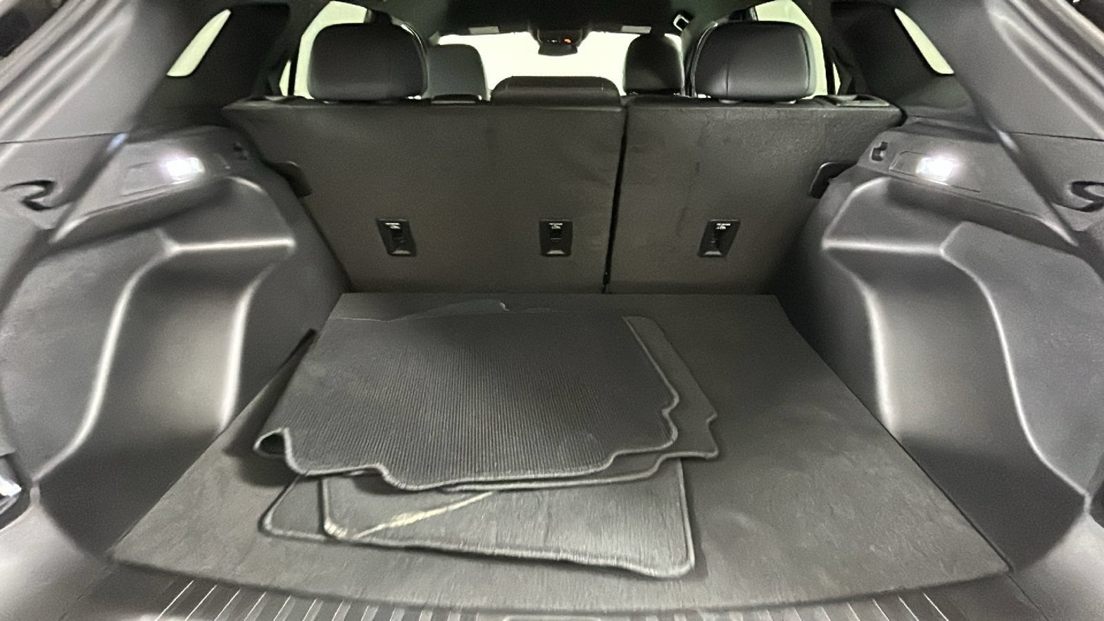 Used 2024 Chevrolet Blazer EV LT AWD/4WD image 33