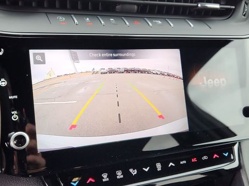 New 2026 Jeep Grand Cherokee Altitude image 17