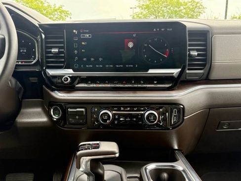Used 2024 GMC Sierra 1500 SLT w/ SLT Premium Plus Package AWD/4WD image 23