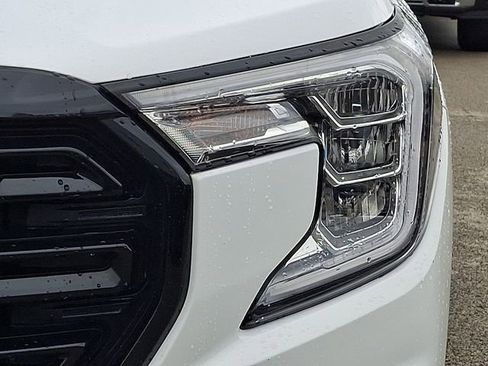 Used 2024 GMC Terrain SLT w/ Tech Package AWD/4WD image 9