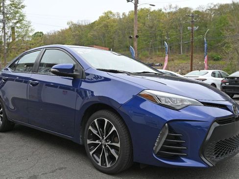 Used 2017 Toyota Corolla SE w/ Carpet Mat Package (TMS) FWD image 7