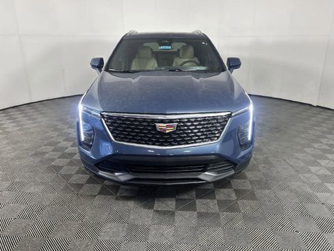New 2024 Cadillac XT4 Luxury w/ Cold Weather Package image 3