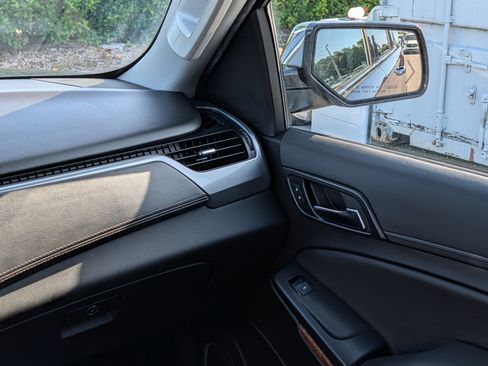 Used 2020 Chevrolet Tahoe Premier w/ Max Trailering Package image 18