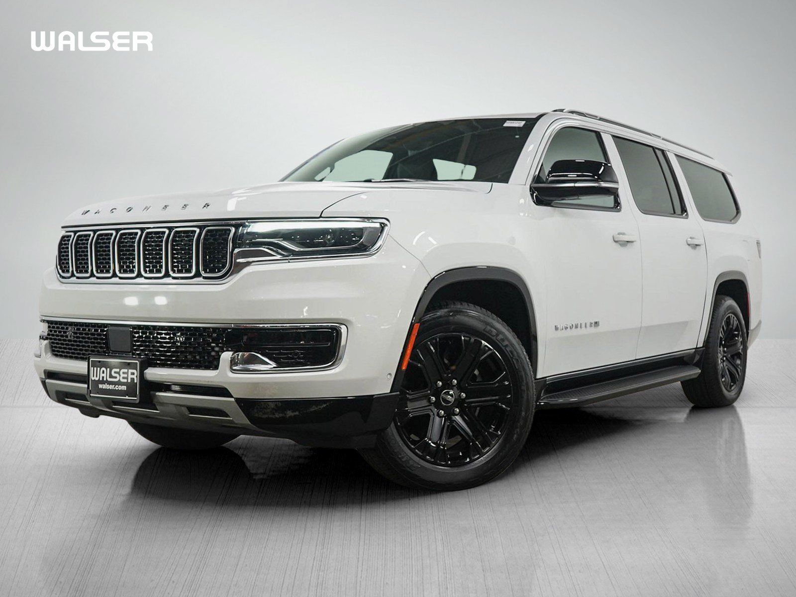 Used 2025 Jeep Wagoneer L Series II w/ 8-pass Seating Package AWD/4WD image 1