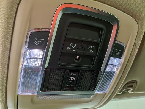 Certified 2021 RAM 2500 Laramie w/ Body Color Bumper Group image 30