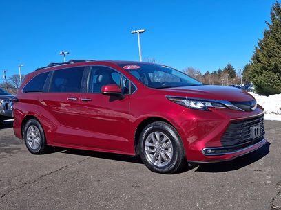 Certified 2022 Toyota Sienna XLE