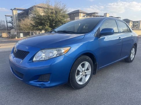Used 2010 Toyota Corolla LE image 3