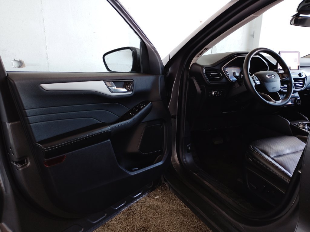 Used 2022 Ford Escape SEL FWD image 22