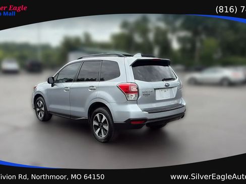 Used 2017 Subaru Forester 2.5i Premium w/ Popular Package #2A AWD/4WD image 3