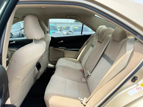 Used 2012 Toyota Camry LE FWD image 37