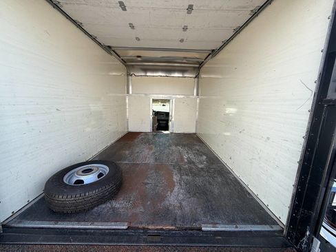 Used 2016 Chevrolet Express 3500 image 17